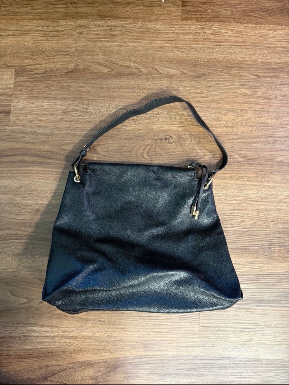 Classic Black Leather Shoulder Bag - Unbranded